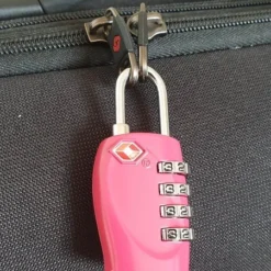 Flash-uitverkoop ???? SUNMOOL TSA Kofferslot 4 Cijfers - Reisslot - Reis Cijferslot - Cijferhangslot - Hangslot - Bagageslotjes - Slot Voor Bagage : Zwart & Rood - 4 Stuks ???? -New Rebels shop 451x840