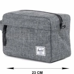 Kopen ✔️ Herschel Chapter - Raven Crosshatch / Handige Toilettas Met 5L Opbergvolume, Waterdichte Rits & Handig Opbergvak Binnenin - Toiletzak/make-up Zak / Met Levenslange Fabrieksgarantie / Limited Lifetime Warranty / Grijs ???? -New Rebels shop 550x337 2