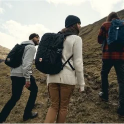 Flash-uitverkoop ???? Fjallraven Fjällräven Rugtas / Rugzak / Laptoptas / Schooltas - Skule 28 - 15 Inch - 28 Liter - Groen ???? -New Rebels shop 550x361