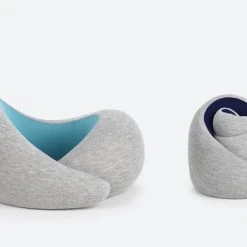 Aanbiedingen ???? Ostrichpillow Ostrich Pillow Go Nekkussen – Memory Foam – Traagschuim – Met Klittenband - Navy ✔️ -New Rebels shop 550x366 27