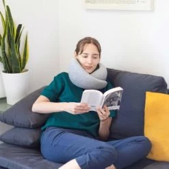 Aanbiedingen ???? Ostrichpillow Ostrich Pillow Go Nekkussen – Memory Foam – Traagschuim – Met Klittenband - Navy ✔️ -New Rebels shop 550x366 31