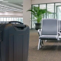 Promo ???? MuchoWow Koffer - Giraffe - Kauwgom - Roze - Blauw - 35x55x20 Cm - ???? Handbagage - Trolley - Fotokoffer ???? -New Rebels shop 550x366 60