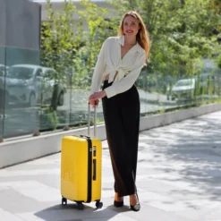 Hete verkoop ⭐ Biggdesign Cats Koffer - Ruimbagage Reiskoffer - Geel - Medium ✔️ -New Rebels shop 550x550 27