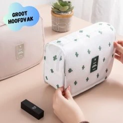 Top 10 ???? Reismonkey Ophangbare Toilettas Met Haak – Wit Met Cactus Print – Travel Bag Organizer Voor Dames/Meisje – Hangende Make-up Tas/Cosmetic Bag – Reizen - Cadeau Voor Dames/Vrouwen ???? -New Rebels shop 550x550 792