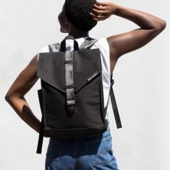 Gloednieuw ???? Bold Banana Rugtas / Rugzak / Laptoptas / Schooltas - Bold Banana - 15.6 Inch - 15 Liter - Zwart ???? 26 Gloednieuw ???? Bold Banana Rugtas / Rugzak / Laptoptas / Schooltas - Bold Banana - 15.6 Inch - 15 Liter - Zwart ???? -New Rebels shop 550x636 5