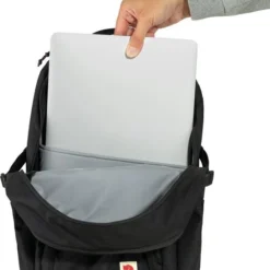 Flash-uitverkoop ???? Fjallraven Fjällräven Rugtas / Rugzak / Laptoptas / Schooltas - Skule 28 - 15 Inch - 28 Liter - Groen ???? -New Rebels shop 550x651 1