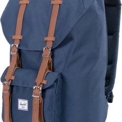 Groothandel ???? Herschel Little America - Navy/Tan Synthetic Leather / Ruime Rugzak Met 25L Opbergvolume - 15" Fleece-gevoerd Laptopvak - Magnetische Sluiting / Met Levenslange Fabrieksgarantie / Limited Lifetime Warranty / Blauw ???? -New Rebels shop 550x808 5