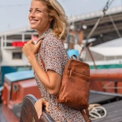 Aanbiedingen ???? Bear Design Rugtas / Rugzak / Schooltas - Cow Lavato - 6 Liter - Leer - Zwart ???? -New Rebels shop 550x825 17